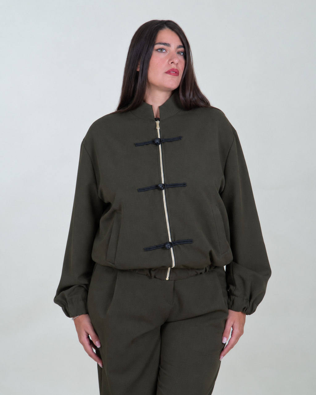 Giacca Bomber con Alamari e Zip Frontale|Colore:Verde militare