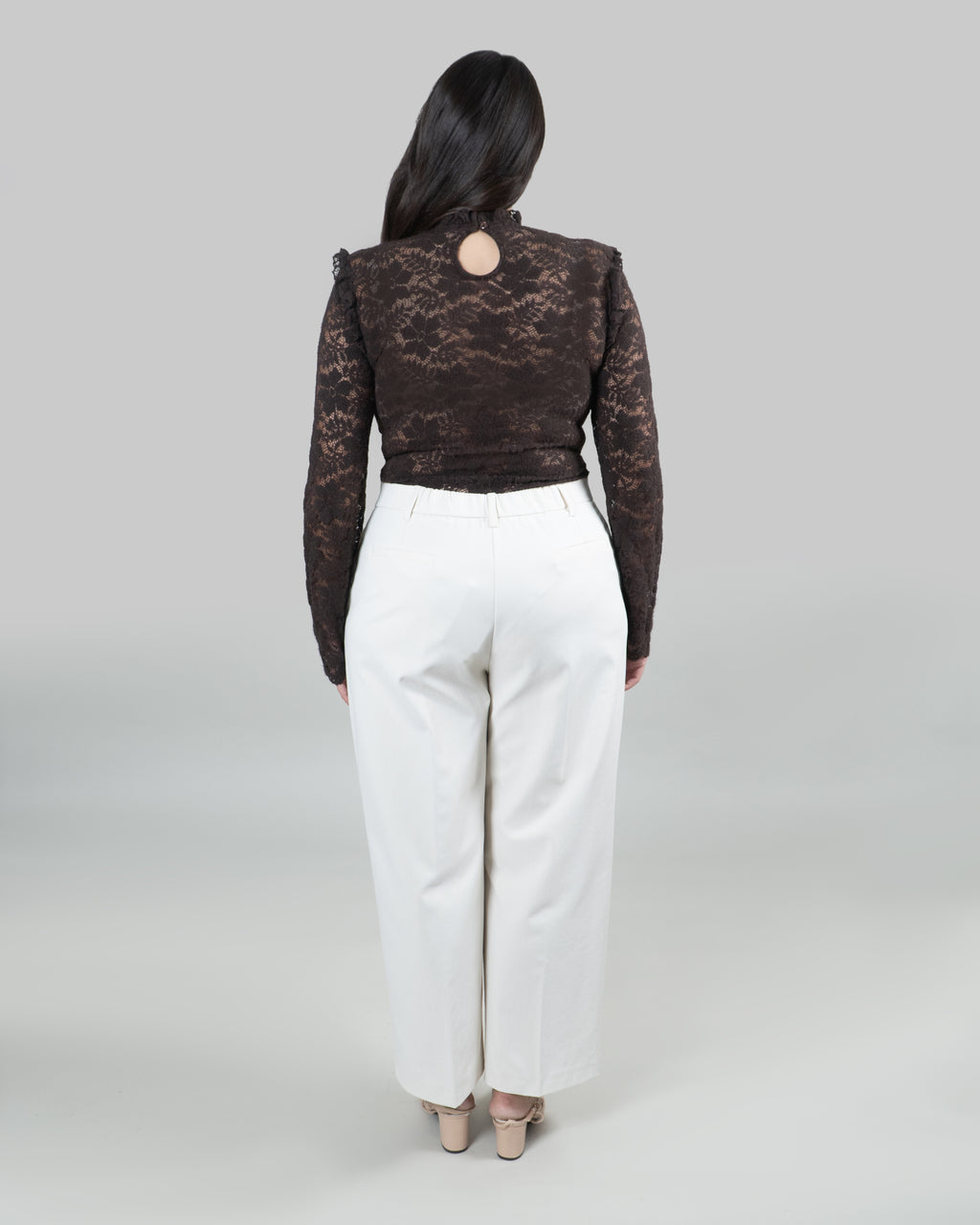 Body in Pizzo Floreale con Collo a Rouches|Colore:Moro