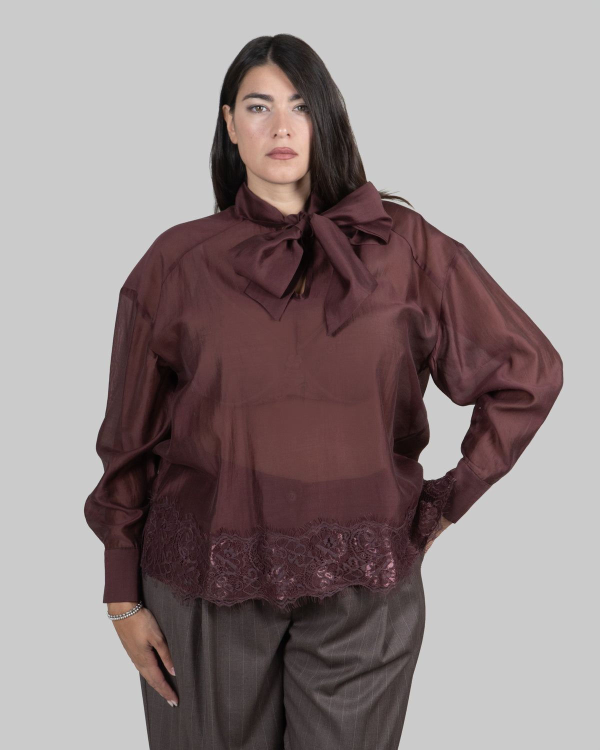 Blusa Bordeaux con Fiocco e Pizzo|Colore:Bordeaux