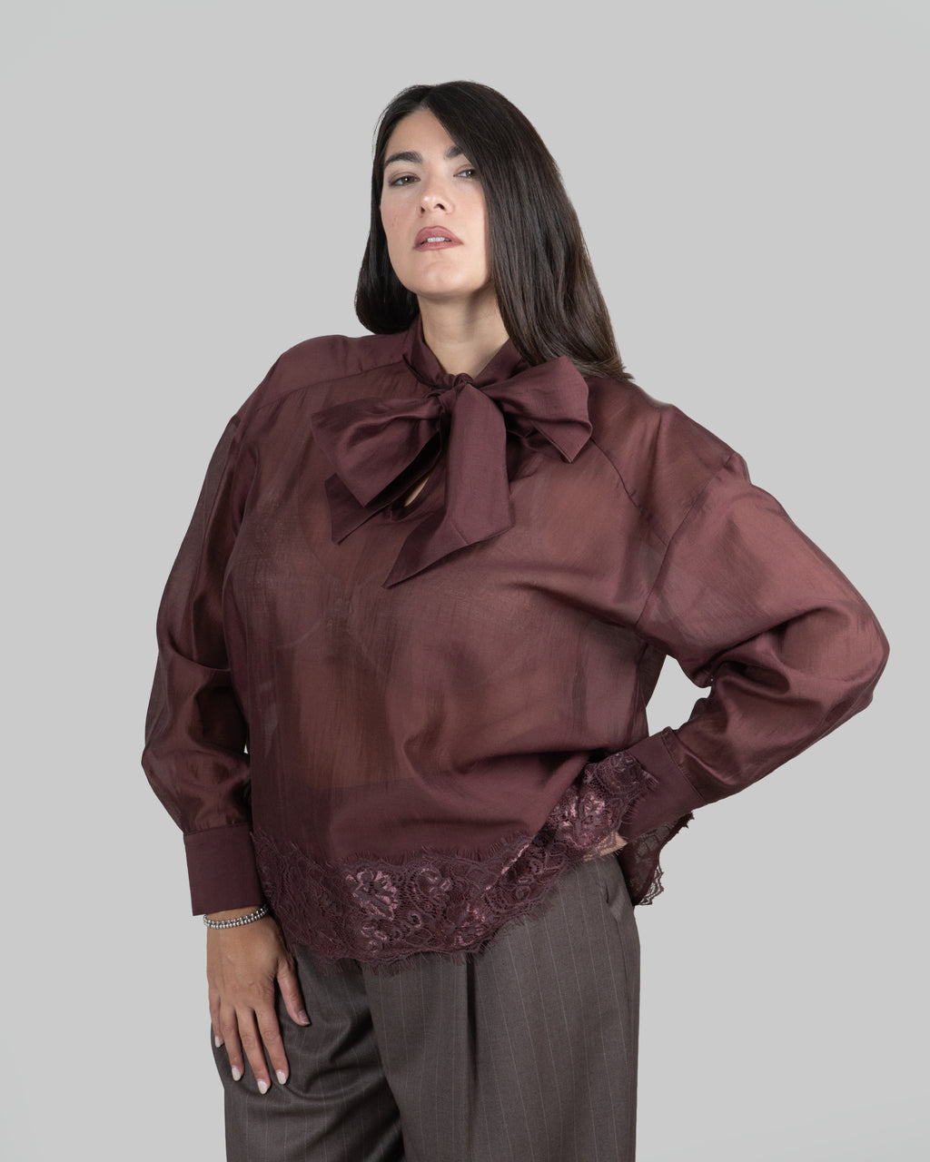 Blusa Bordeaux con Fiocco e Pizzo|Colore:Bordeaux