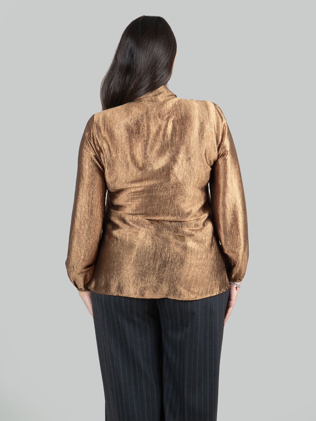 Blusa Bronzo Satinata con Fiocco al Collo|Colore:Olio